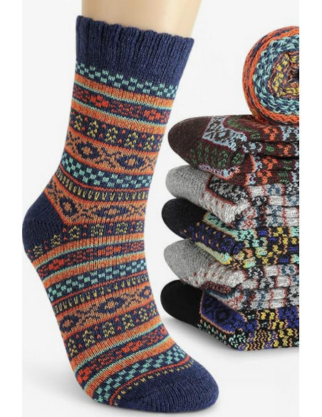 Sosete calduroase cu lana,  design traditional in dungi