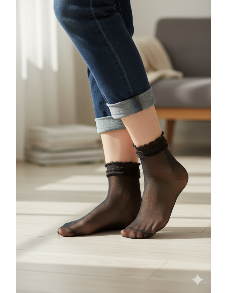 Sosete fine, scurte cu volanase, culoare negru