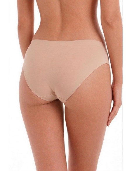 chiloti care nu se vad sub haine